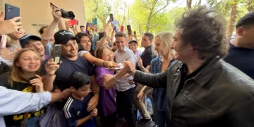 Javier Milei recorrió Corrientes junto a Virginia Gallardo y pidió a sus seguidores “no aflojar”