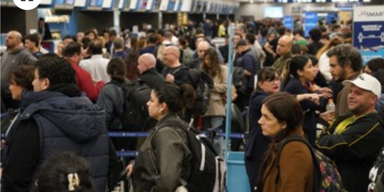 Concluyó la protesta de pilotos en vísperas de las elecciones. Afecto a 7.000 personas.
