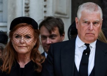 Carlos III despoja de títulos, tratamientos y honores a Andrés por el caso Epstein, donde fue acusado de abuso sexual. Una menor murio.