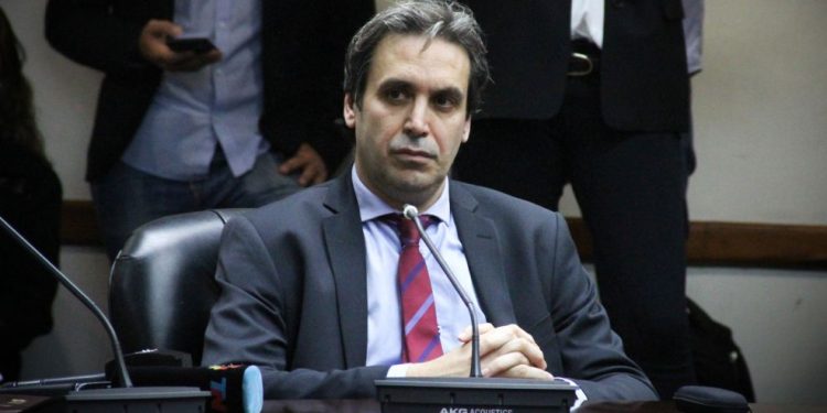 El juez kirchnerista Ramos Padilla rechazó que Santilli encabece la lista de La Libertad Avanza en Buenos Aires