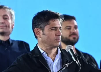 Crisis de liderazgo en el peronismo kirchnerista: Cristina Kirchner y Axel Kicillof frente a frente
