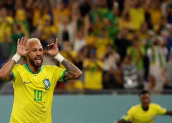 Carlo Ancelotti no le cerró la puerta a un hipotético regreso de Neymar