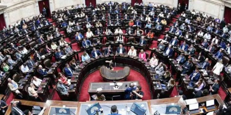 La oposición logró quórum y abre el debate por la reforma de los DNU. Video en vivo