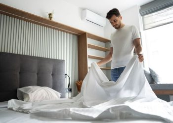 Dormir con la cama limpia: cada cuánto hay que cambiar las sábanas y el mejor método para lavarlas