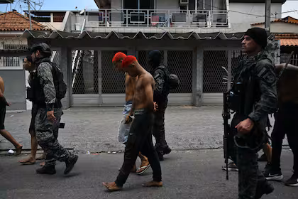 Heroica liberación de Rio de Janeiro: La actuación del BOPE y demás fuerzas de Río reconquistaron territorio tomado el Comando Vermelho.
