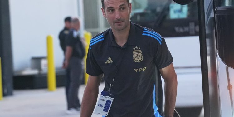 El momento bizarro en la conferencia de Scaloni y qué dijo tras el 6-0 ante Puerto Rico