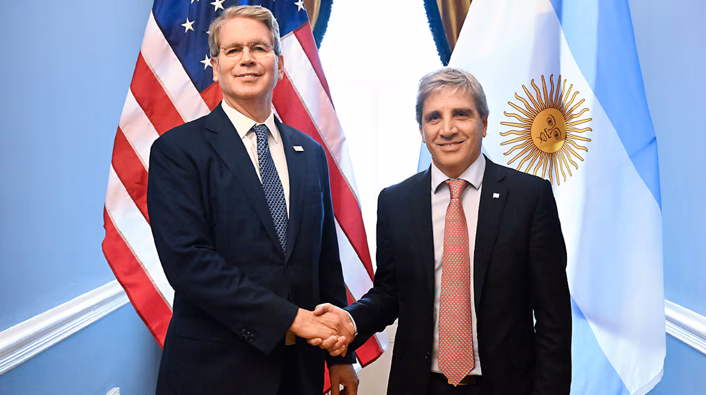 Estados Unidos ratificó que busca frenar la influencia china en Argentina y elogió la gestión de Milei