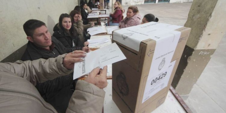 Elecciones 2025: ¿hasta qué hora se puede ir a votar?