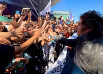 Campaña sucia: En medio de la polémica en LLA, Javier Milei llegó a Santa Fe y hubo incidentes