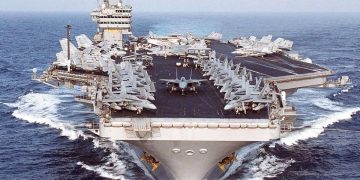 Tensión en el mar de China: se estrellan un helicóptero y un caza estadounidenses durante operaciones del USS Nimitz