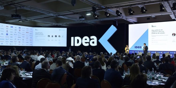 Prueba de fuego: El Gobierno encara al empresariado tras respaldo estadounidense, aunque con ausencia presidencial