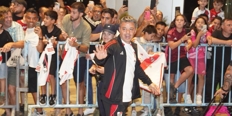Locura por River en Córdoba: gran recibimiento y encuentro entre los jugadores e hinchas