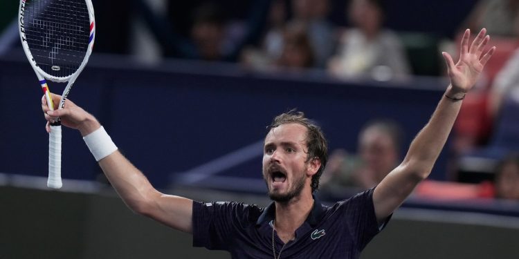 Medvedev superó a otro Top Ten y ya están los cuatro semifinalistas de Shanghai