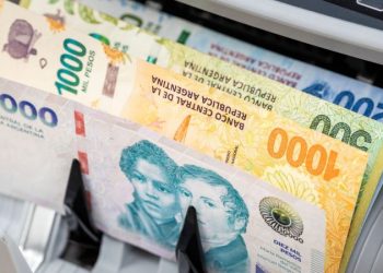 No hay pesos: el BCRA los aspira y las tasas trepan a 130%