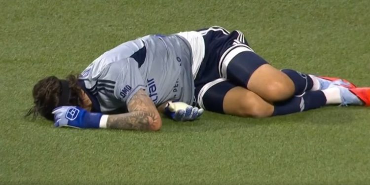 Video: agredieron a Cassio de un botellazo por la espalda