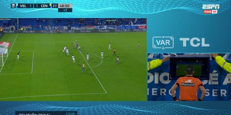 El penal con VAR de Malcorra para que Central le gane sobre la hora a Vélez-Video-