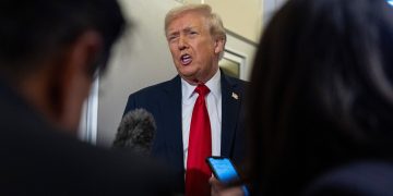 Trump adelantó operaciones terrestres contra redes narco en Venezuela en medio del mayor despliegue militar en el Caribe en tres décadas