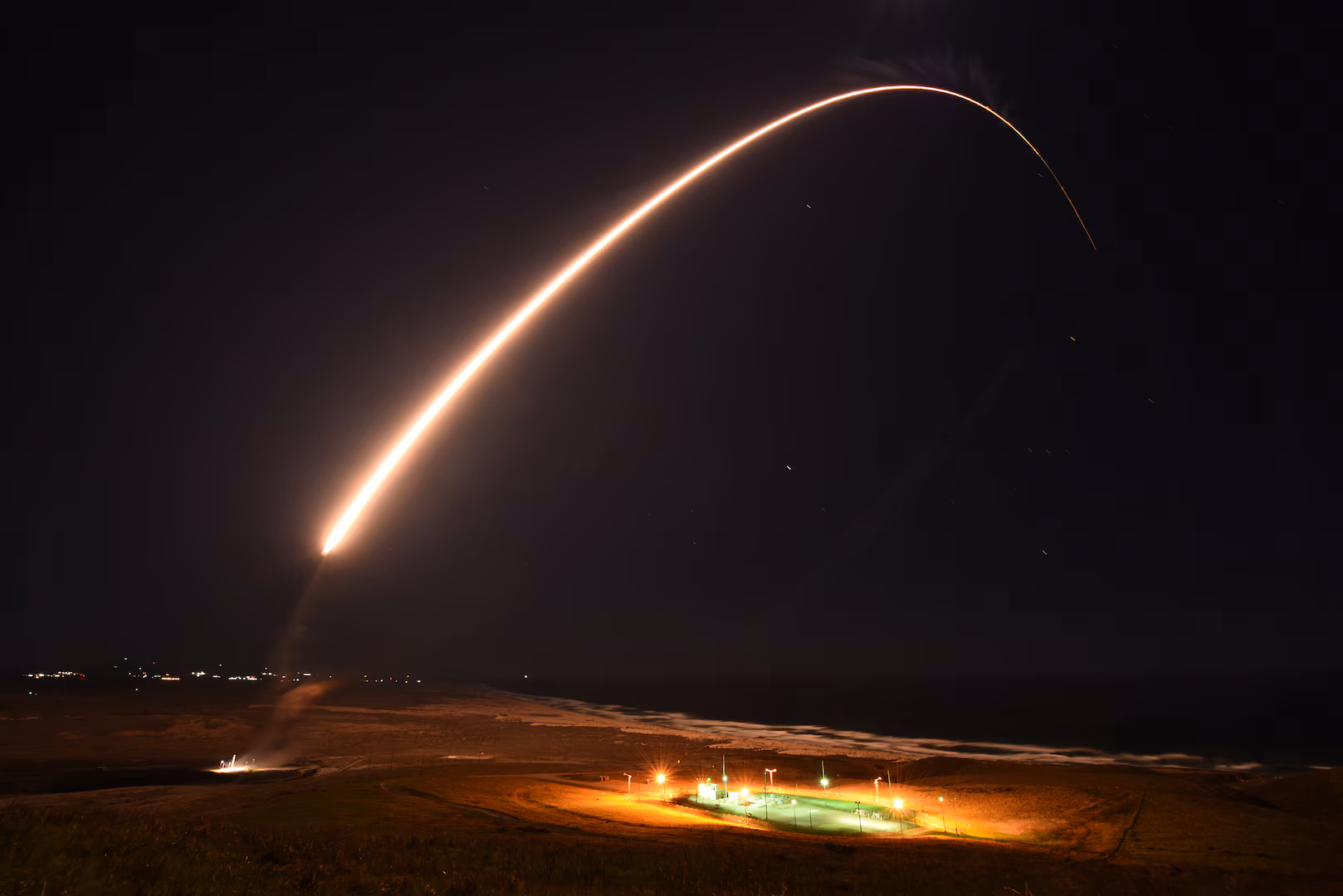 Estados Unidos prueba con éxito un misil Minuteman III en medio de tensiones globales