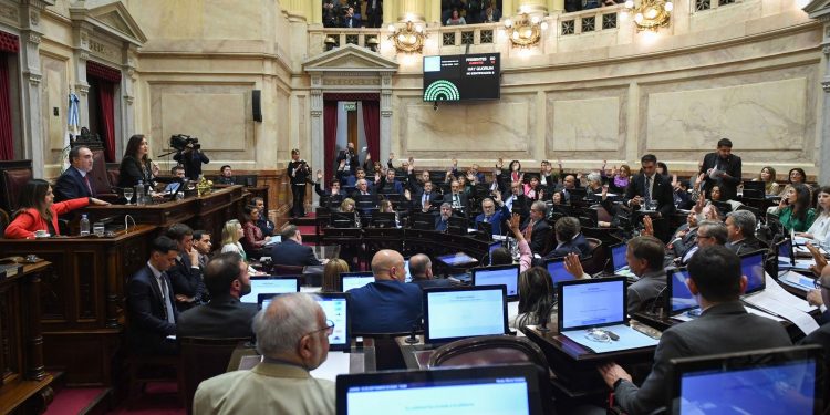 Gobierno acelera la reforma laboral y cambia estrategia para lograr la media sanción en el Senado