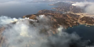 Japón emite aviso de tsunami tras temblor de magnitud 6,7