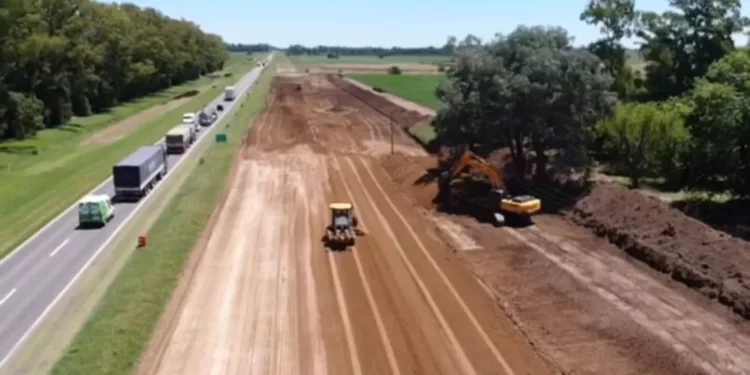 Milei impulsa licitación de más de 1.800 km de rutas nacionales clave para la carne, la leche y el turismo