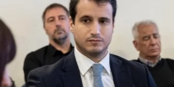 ANDIS: Renunció el funcionario Javier Cardini tras el hallazgo de USD 700 mil en el departamento que compartía con su novia Ornella Calvete