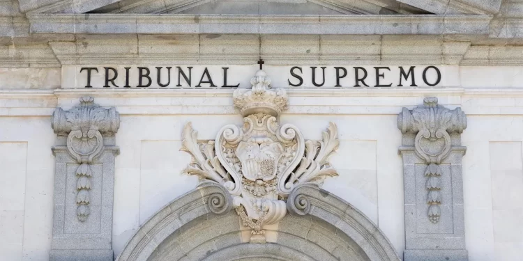 Ayuso avanza: Norma estatal sobre universidades enfrenta un recurso de Madrid ante el Tribunal Supremo