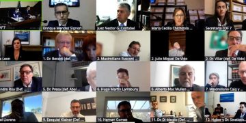 Un juez tuvo que exigirle a Cristina Kirchner se muestre en camara donde le leyeron 40 de 204 casos de corrupción