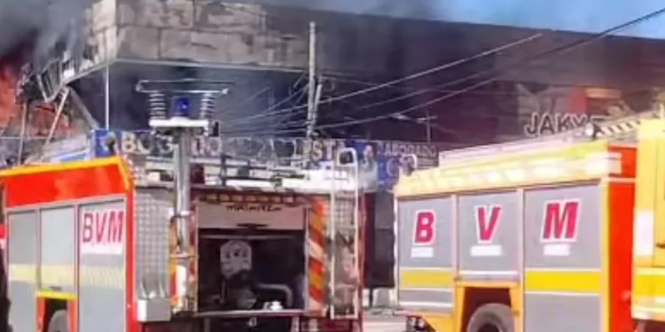 Otra jornada de fuego: un nuevo incendio en Villa Celina se suma a la semana incendiaria en Buenos Aires