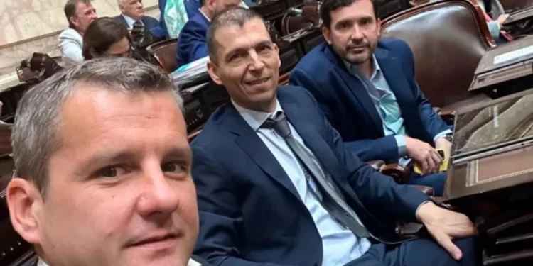 La Libertad Avanza suma tres diputados y queda a un voto de la primera minoría