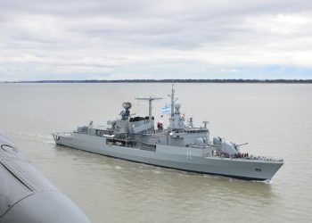 Ecos que van boyando: Ruidos en la Armada por el destructor que no se quedó en el Caribe con la flota “antinarco” estadounidense