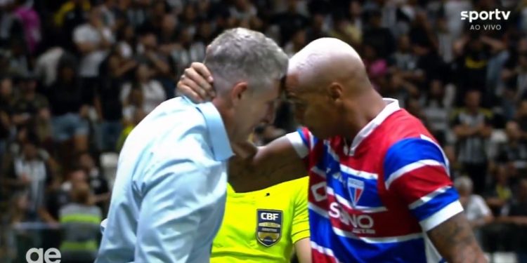 A diez días de la final ante Lanús, el Mineiro de Sampaoli empató con el Fortaleza de Palermo por un hat-trick de Deyverson