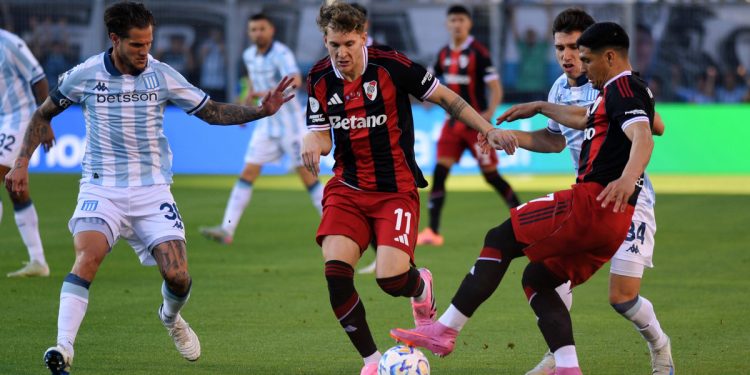 A qué hora juega hoy Racing vs. River y por dónde se puede ver EN VIVO por el Torneo Clausura