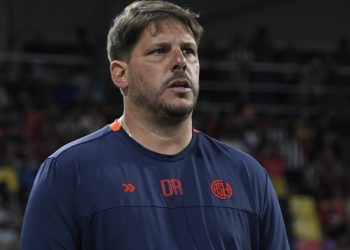 Ayude, tras la polémica eliminación ante Central Córdoba: “Habría 12 penales por tiempo…”