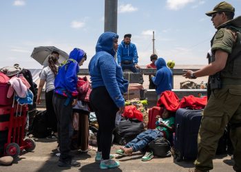 Perú militariza la frontera con Chile ante una ola migratoria y declara el estado de emergencia