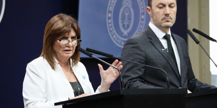 Monteoliva asume Seguridad y un General hará historia en Defensa tras la salida de Bullrich y Petri