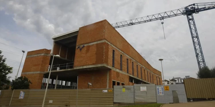 La obra del centro de salud del Naranjo-Mirabueno está ejecutada al 21% pero se retrasa tres meses y acabará a mediados de 2026