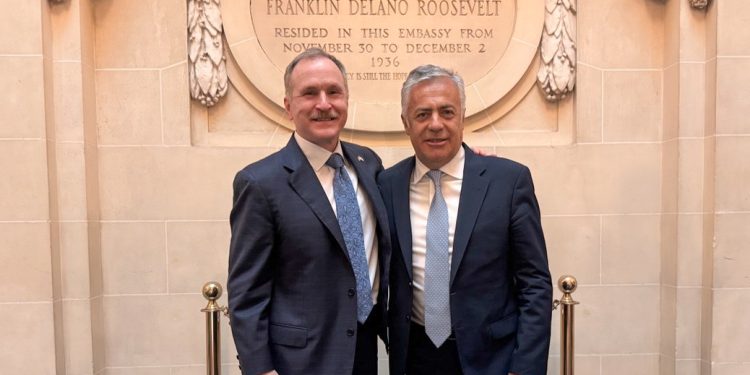 Cornejo inauguró la agenda de reuniones del embajador de EEUU y presentó la agenda productiva de Mendoza