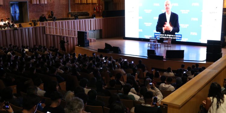 El Summit, un orgullo de Olé