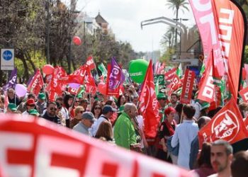 Empieza la negociación para subir el sueldo a los funcionarios: “Rápida y para tres años”