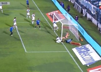 ¿Entró o no? El polémico gol con el que Atlético Tucumán comenzó a salvarse del descenso y que complicó a Godoy Cruz