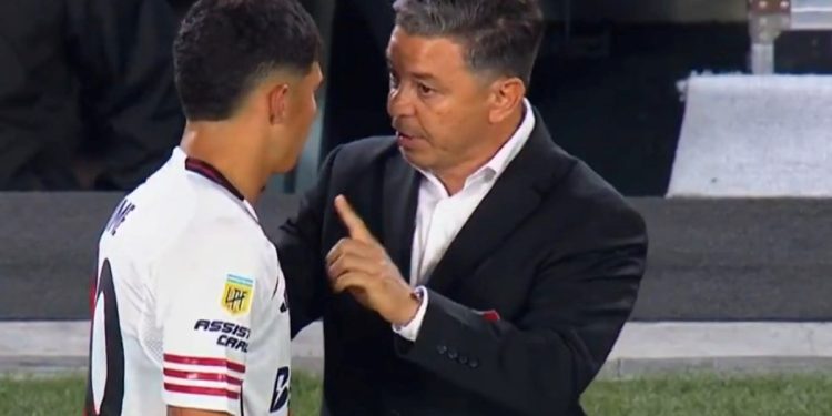 Gallardo, a lo Bielsa: hizo entrar a Jaime y lo sacó 46 minutos después