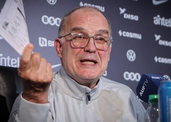 Horas decisivas con Bielsa en Uruguay