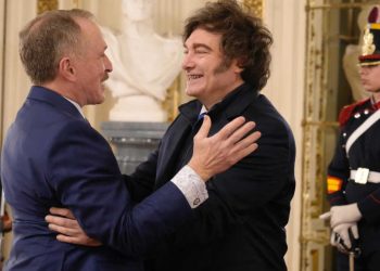 El embajador de Estados Unidos, celebra sus primeras semanas de gestión con Javier Milei