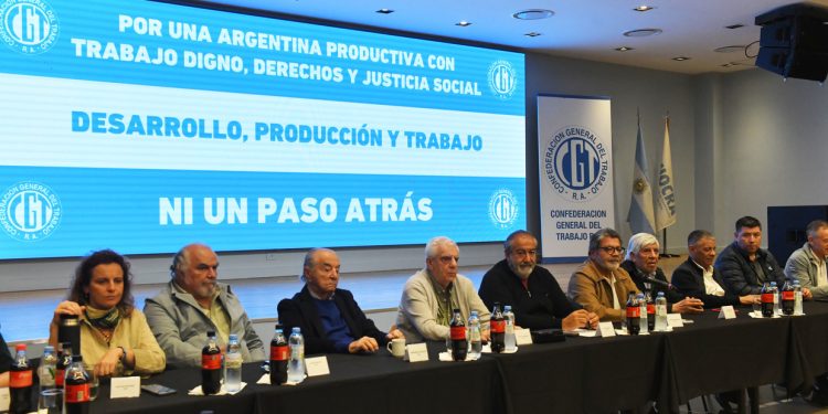 La CGT define nueva conducción en congreso nacional ante avance de reforma laboral