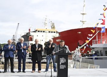 Escándalo: Kicillof sostiene a funcionarios del Astillero Río Santiago pese a fallos que revelan compras irregulares y desdoblamientos