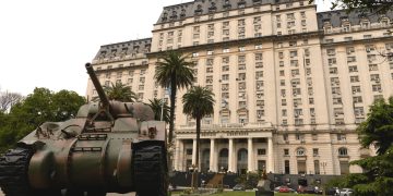 Carrasco, Gonzalez Day y la sucesión de Petri en Defensa: el curioso apoyo de un kirchnerista a una macrista