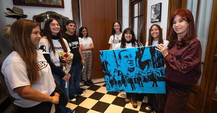 Cristina Kirchner desafía límites judiciales: 77 visitas en 80 días convierten su prisión en epicentro peronista