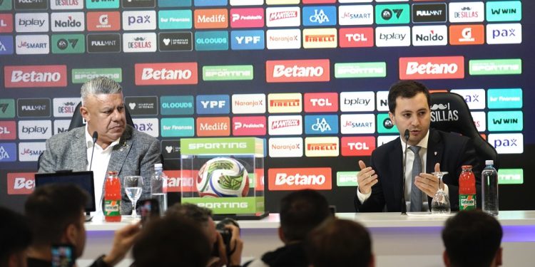 Por qué estuvo Di Carlo y no Riquelme en la presentación del superclásico