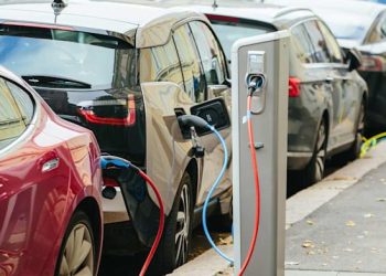 En Israel preparan autos eléctricos con función de respaldo doméstico: un paso hacia la autonomía energética